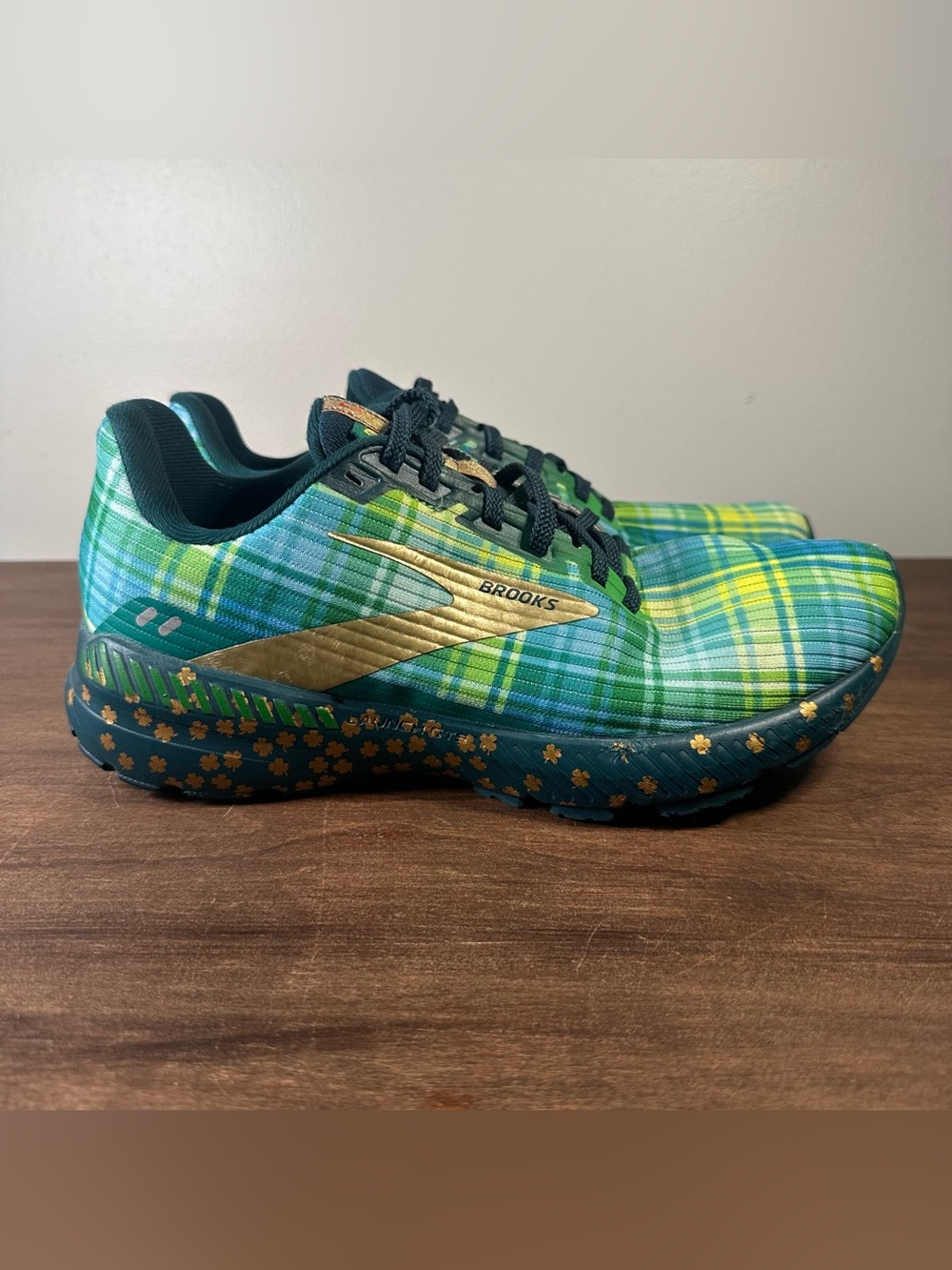 Brooks Launch 8 Run Lucky Women's Green Plaid Shamrock Running Shoes Size 10.5